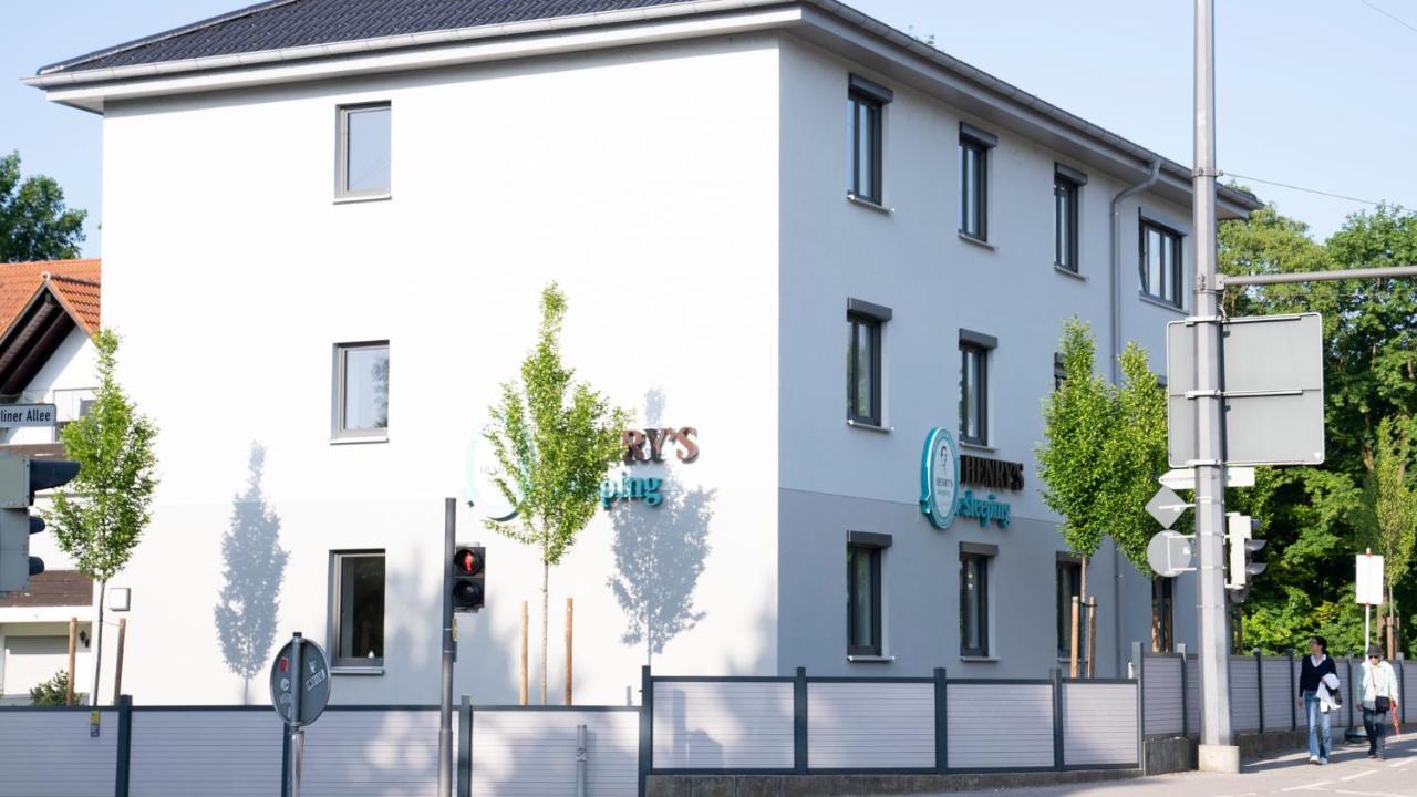 Henrys Sleeping Am Augsburger Eiskanal Bagian luar foto