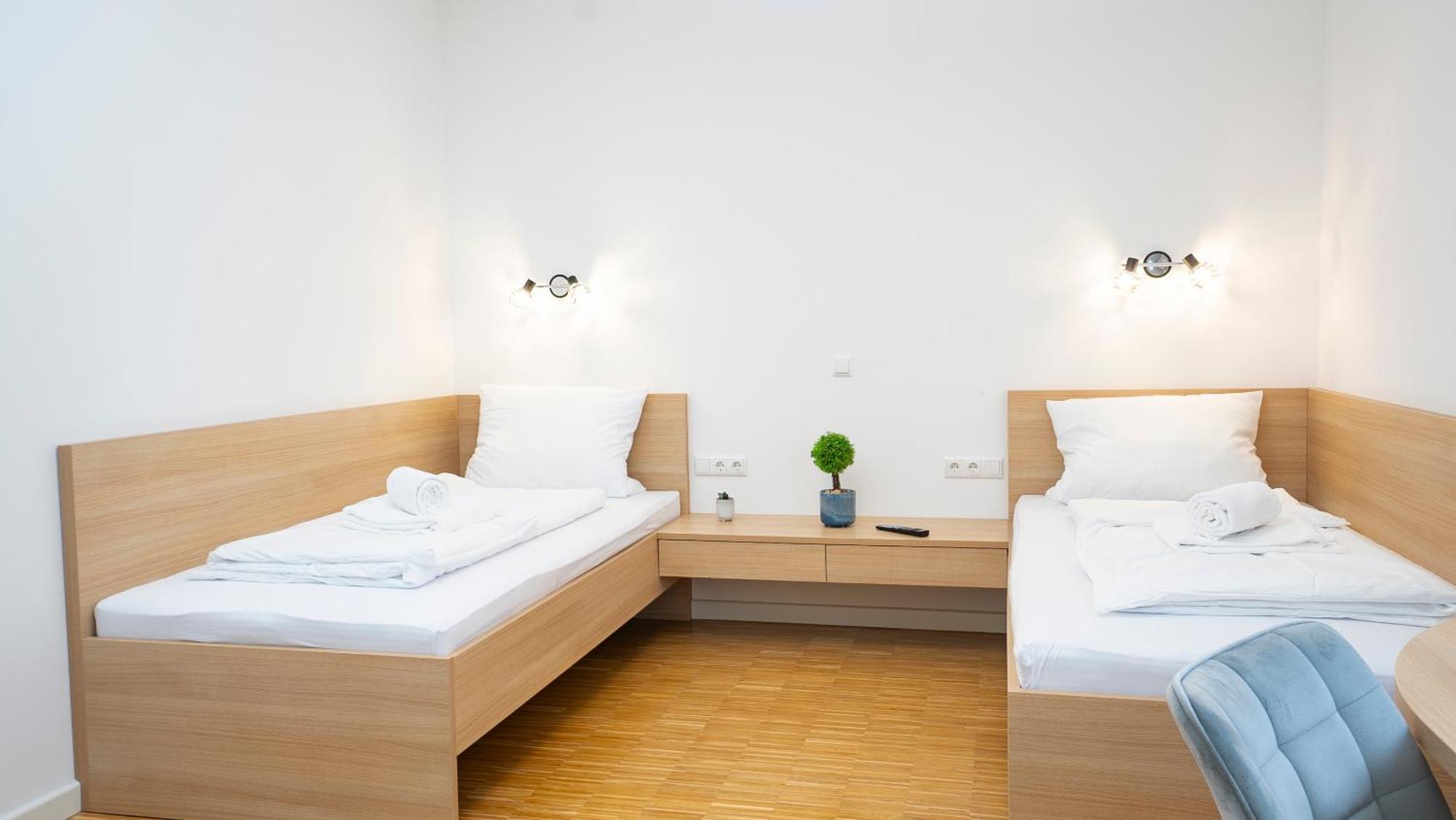 Henrys Sleeping Am Augsburger Eiskanal Bagian luar foto